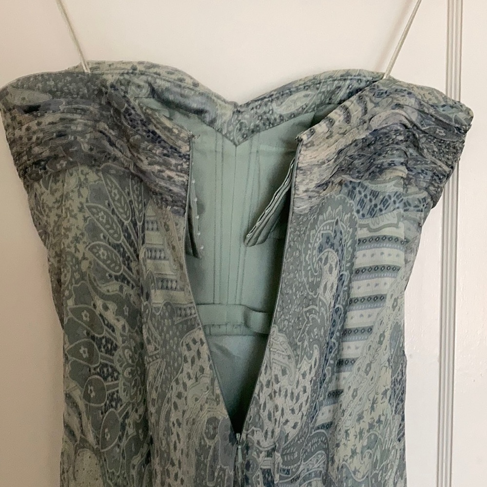 Carmen Marc Valvo Blue Paisley Gown - Picture 4 of 12